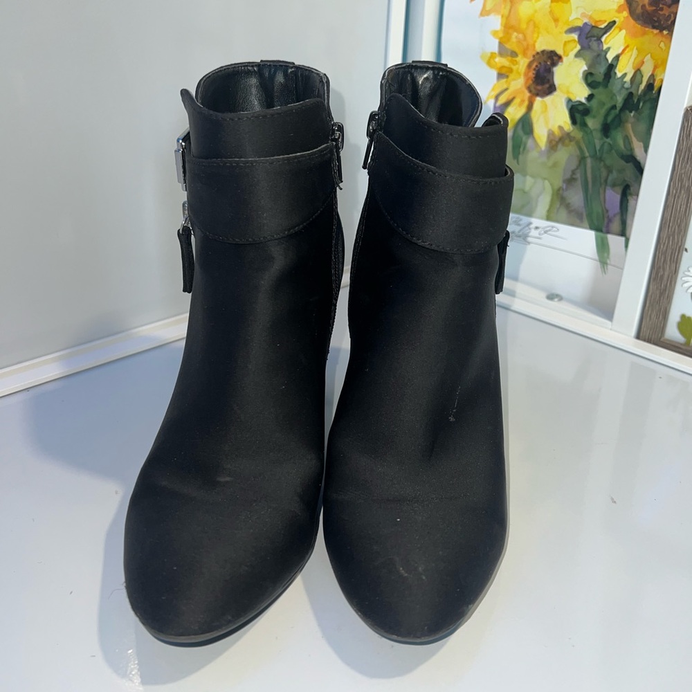 Unisa Sleek Black Ankle Booties